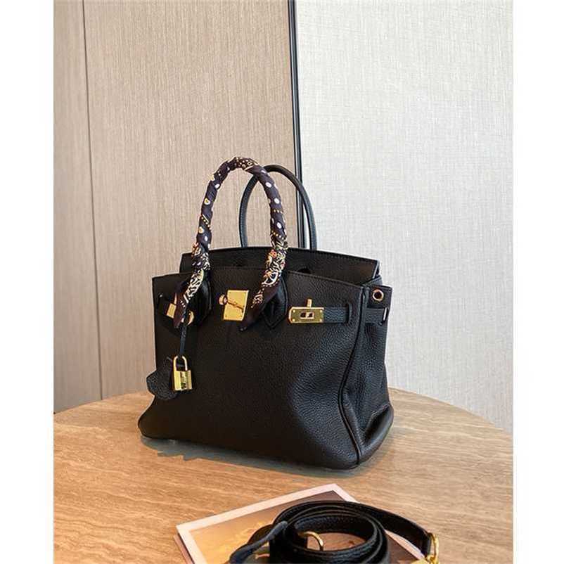 Designer Bag Birkins Handbags Classic High Quality Leather Women's Upgraded Top Layer Cow Leather Classic Black Large Capacity Handbag GA90 zc, Upgraded 25cm black
Designer Bag Birkins Handbags Classic High Quality Leather Women's Upgraded Top Layer Cow Leather Classic Black Large Capacity Handbag GA90 zc, Upgraded 25cm black