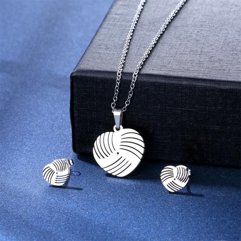 Necklace Earrings Set Classic Messenger Heart Pendant Women's Stainless Steel Jewelry Elegant Aesthetic Design Collar, Picture shown
Necklace Earrings Set Classic Messenger Heart Pendant Women's Stainless Steel Jewelry Elegant Aesthetic Design Collar, Picture shown