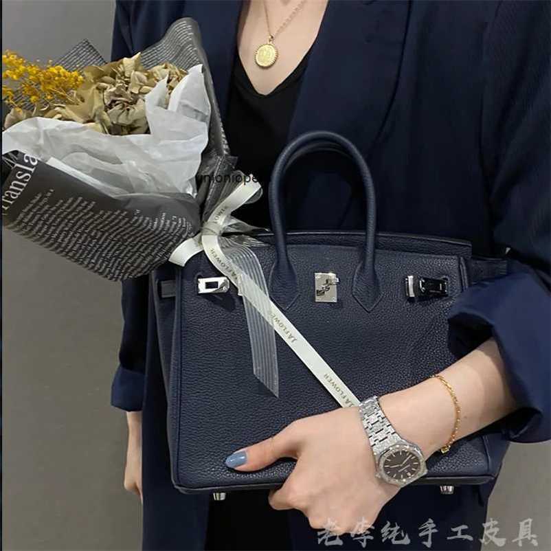Designers Handbags Birkin Designer Bags All Hand Handheld Elephant Grey Lychee Togo Leather with Cow for Women 25/30/35 Large Capacity Ayw, Elephant grey 25cm
Designers Handbags Birkin Designer Bags All Hand Handheld Elephant Grey Lychee Togo Leather with Cow for Women 25/30/35 Large Capacity Ayw, Elephant grey 25cm
