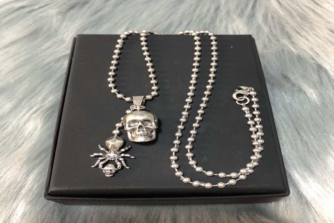 Treason malignancy Silver spider Skull Heads pendant Necklace Vintage Hiphop Rock Punk Skeleton Necklaces For Men Women Jewelry Je1404194
Treason malignancy Silver spider Skull Heads pendant Necklace Vintage Hiphop Rock Punk Skeleton Necklaces For Men Women Jewelry Je1404194