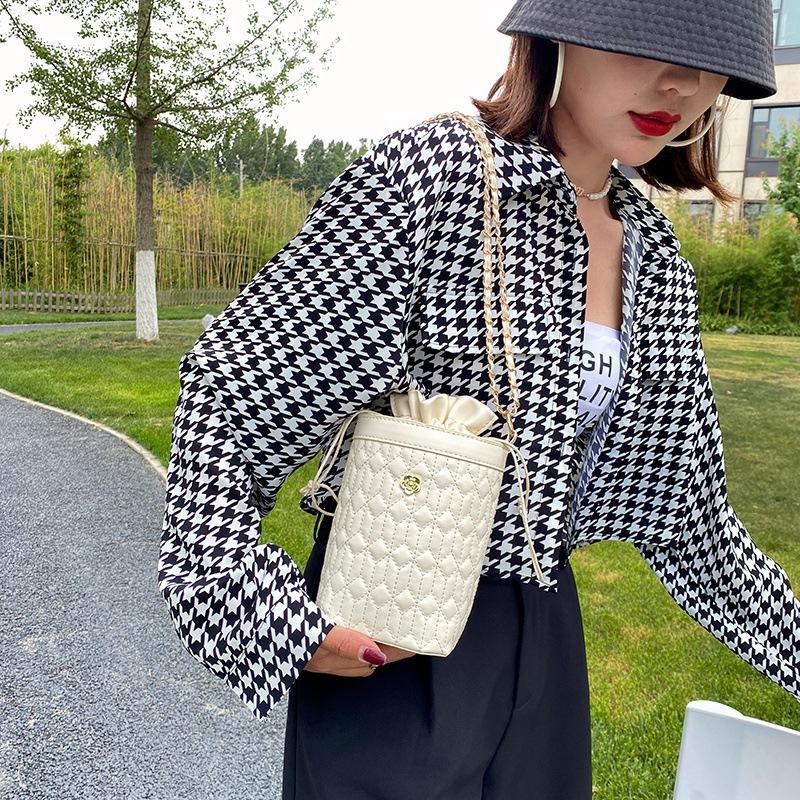 Evening Bags Metal Chain Shoulder For Women 2023 Designer Pu Leather High Quality Mini Handbags Ladies Street Style Torebka Damska, Creamy-white
Evening Bags Metal Chain Shoulder For Women 2023 Designer Pu Leather High Quality Mini Handbags Ladies Street Style Torebka Damska, Creamy-white