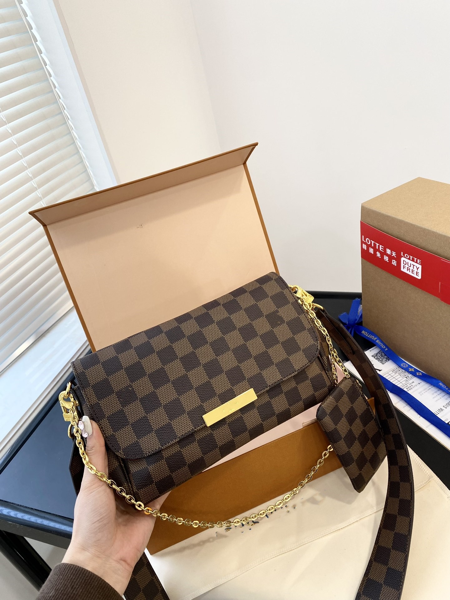 New trend hand-held crossbody bag chain bag underarm bag hand bag single shoulder bag handbag mobile phone bag, Box
New trend hand-held crossbody bag chain bag underarm bag hand bag single shoulder bag handbag mobile phone bag, Box
