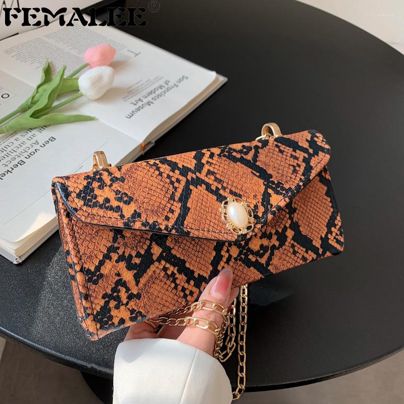 Shoulder Bags Fashion Serpentine Bag Women Retro Snake Pattern Handbag Female Messenger Cross Body Party Clutch, Black
Shoulder Bags Fashion Serpentine Bag Women Retro Snake Pattern Handbag Female Messenger Cross Body Party Clutch, Black