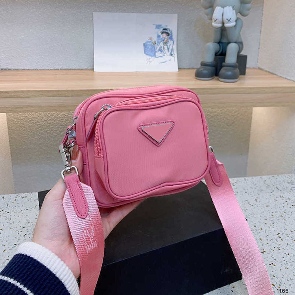 Evening Bags Totes PRAbag 2 In 1 Designer Crossbody Purse Womens Tote Bag Luxurys Handbag Designers Cross Body Triangle Logo Messenger Bags Shoulder, Prad-2
Evening Bags Totes PRAbag 2 In 1 Designer Crossbody Purse Womens Tote Bag Luxurys Handbag Designers Cross Body Triangle Logo Messenger Bags Shoulder, Prad-2