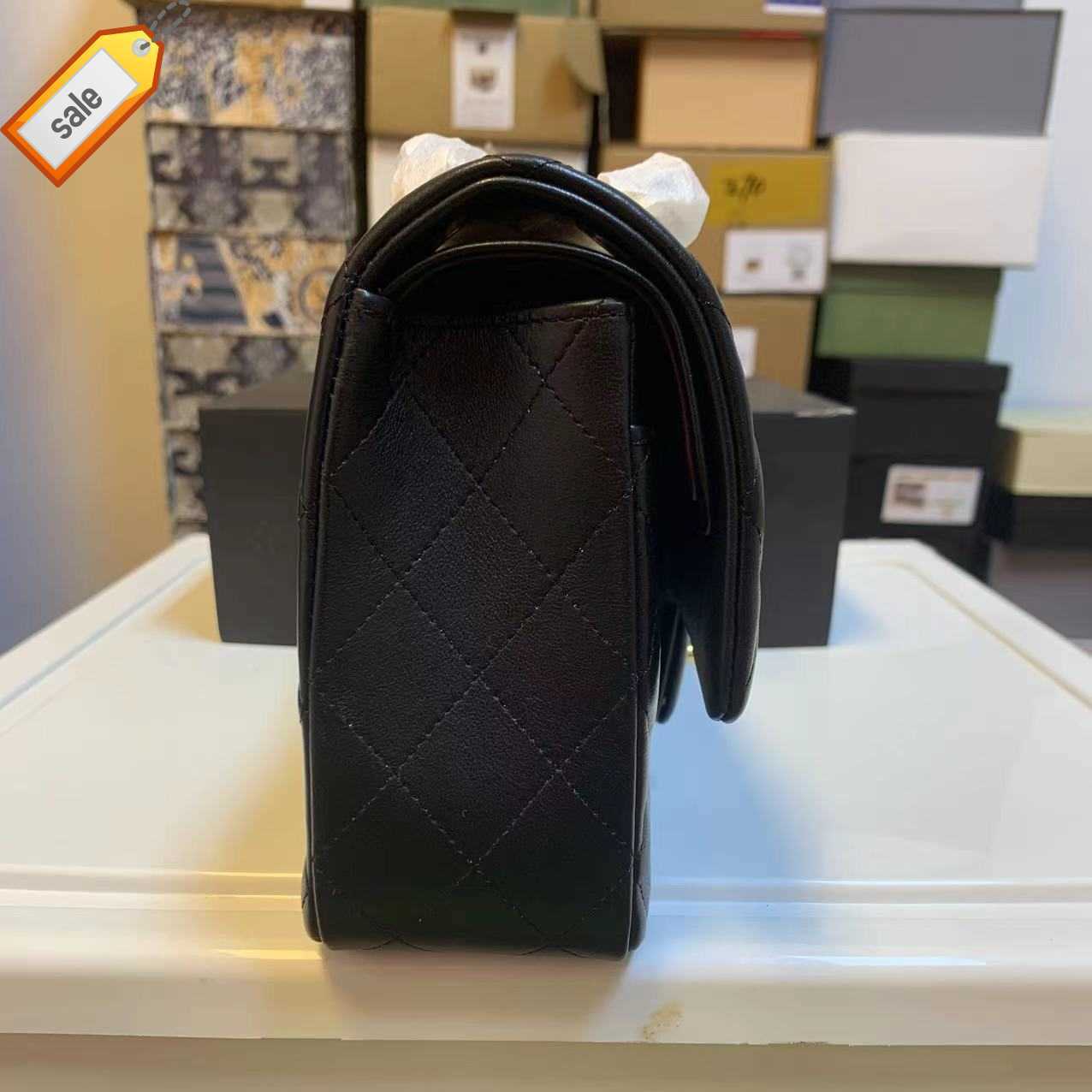 Luxury Ladies Brand Designers Shoulder Bags Stylish Texture Solid Leather Crossbody Bag Gold Metal Adjusted Chain Envelope Bag Factory Direct Sale, Skin black
Luxury Ladies Brand Designers Shoulder Bags Stylish Texture Solid Leather Crossbody Bag Gold Metal Adjusted Chain Envelope Bag Factory Direct Sale, Skin black