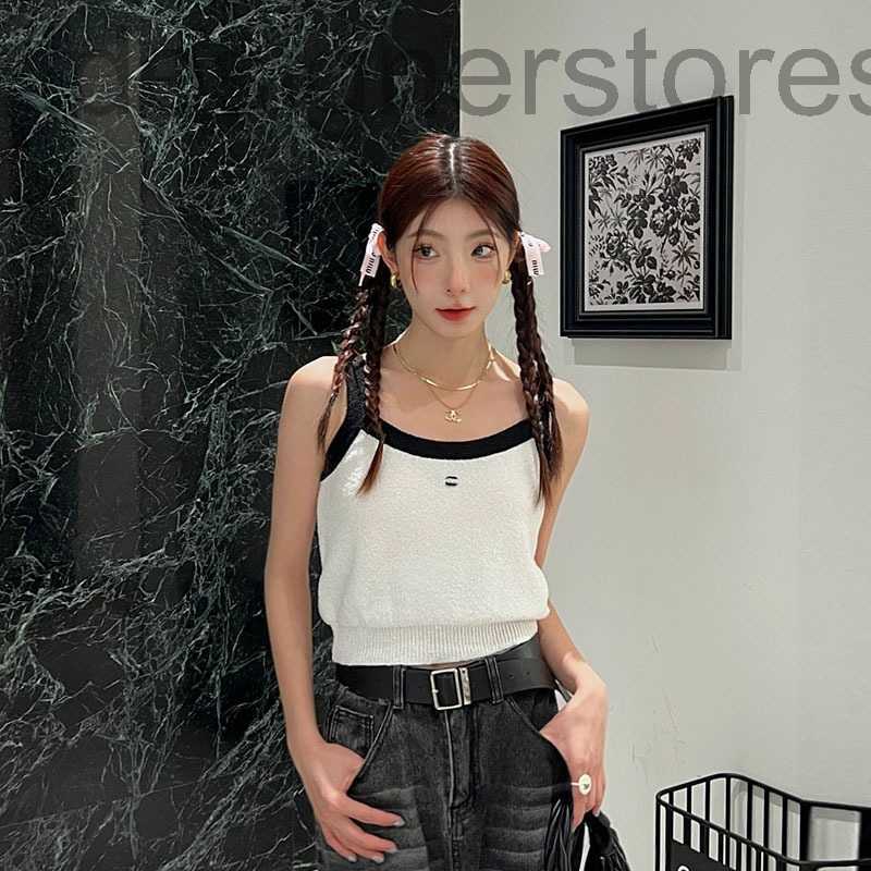 Women' Tanks & Camis Designer 2023 spring and summer navel exposed hot girl temperament black white contrast knitted sling vest O1BK, White5
Women' Tanks & Camis Designer 2023 spring and summer navel exposed hot girl temperament black white contrast knitted sling vest O1BK, White5