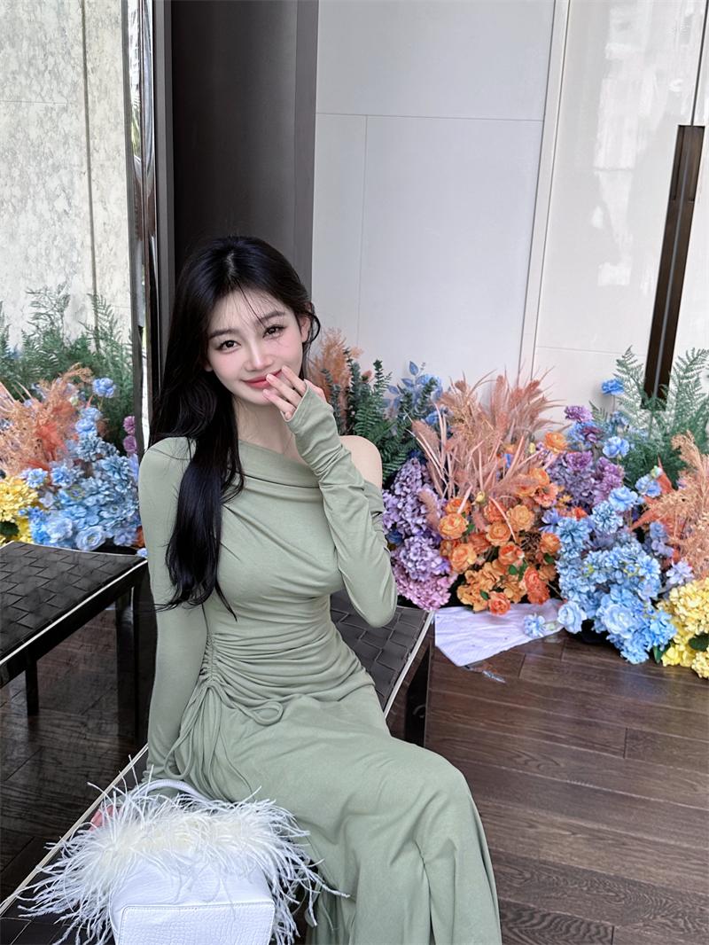 Casual Dresses Sexy Off The Shoulder Dress Women Long-sleeve Drawstring European Style Elegant Black/Green Spring Summer Slim Ankle-Length
Casual Dresses Sexy Off The Shoulder Dress Women Long-sleeve Drawstring European Style Elegant Black/Green Spring Summer Slim Ankle-Length