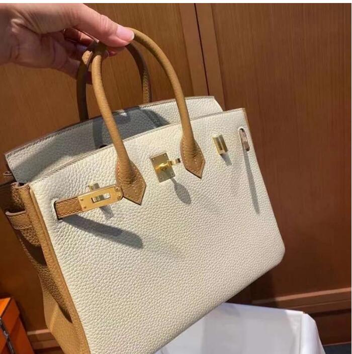 2023 New Luxury tote bag fashion designer bags stripes classic bag pocket chain leather top handle handbags purse women NEW
2023 New Luxury tote bag fashion designer bags stripes classic bag pocket chain leather top handle handbags purse women NEW