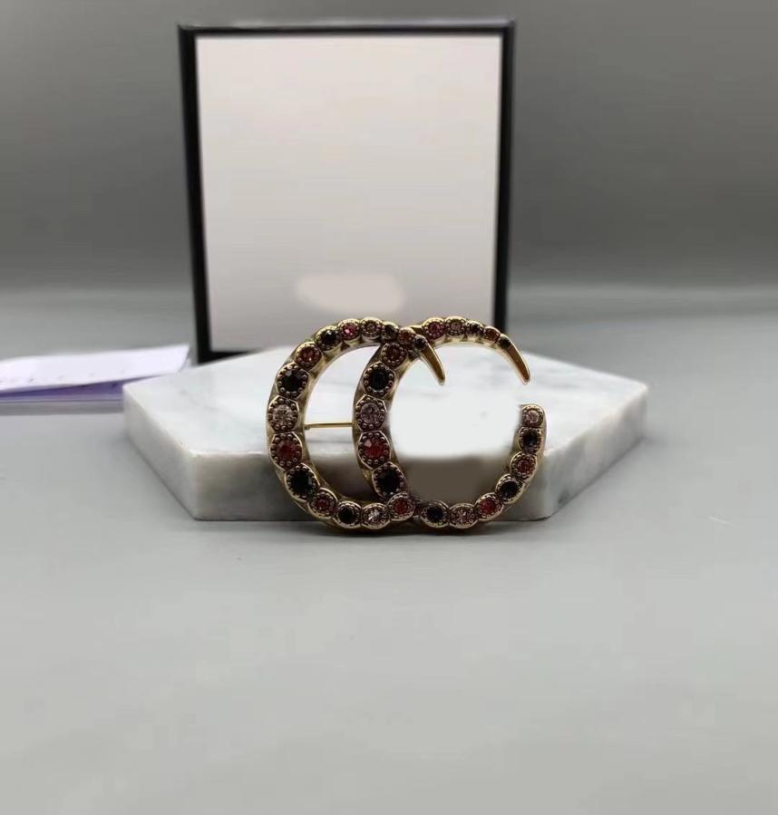 Fashion Vintage Brass Double Letter Pins Brooches Men Women Suit Dress Jewelry Brooches high quality with box9853253
Fashion Vintage Brass Double Letter Pins Brooches Men Women Suit Dress Jewelry Brooches high quality with box9853253