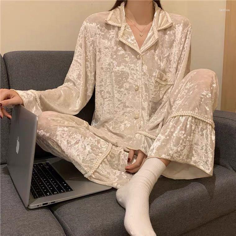 Women's Sleepwear 2023 Autumn Fashion Korean Style Trumpet-sleeved Solid Color Velvet Pajamas Women Long-sleeved Trousers Homewear Boutique
Women's Sleepwear 2023 Autumn Fashion Korean Style Trumpet-sleeved Solid Color Velvet Pajamas Women Long-sleeved Trousers Homewear Boutique