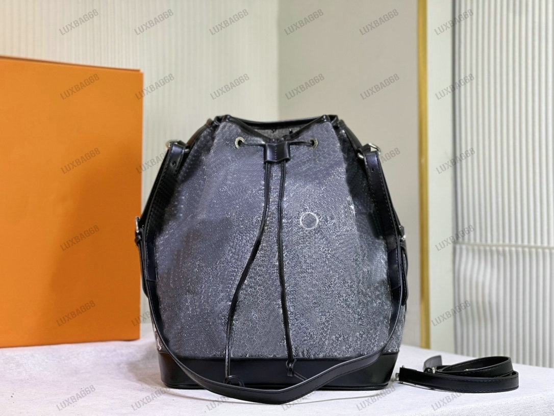 Denim Jacquard Textil Petit Noe Shoulder Bag Navy Blue / Black Designer Women's Handbags Luxury Petit Noe Bucket Bag Woman Monograms Crossbody, #1
Denim Jacquard Textil Petit Noe Shoulder Bag Navy Blue / Black Designer Women's Handbags Luxury Petit Noe Bucket Bag Woman Monograms Crossbody, #1