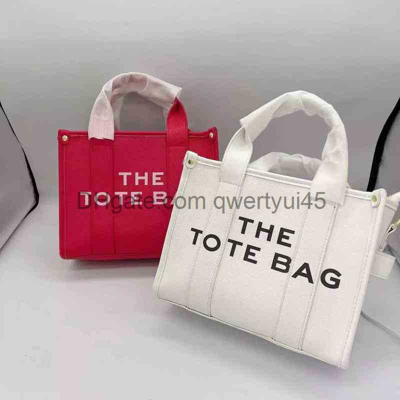 qwertyui45 Totes Fashion Luxury Letter Printing Shoulder Crossbody Shopper Ladies Purse Designer Handbags Famous Brands Womens The Tote Bags 031723H, Red
qwertyui45 Totes Fashion Luxury Letter Printing Shoulder Crossbody Shopper Ladies Purse Designer Handbags Famous Brands Womens The Tote Bags 031723H, Red