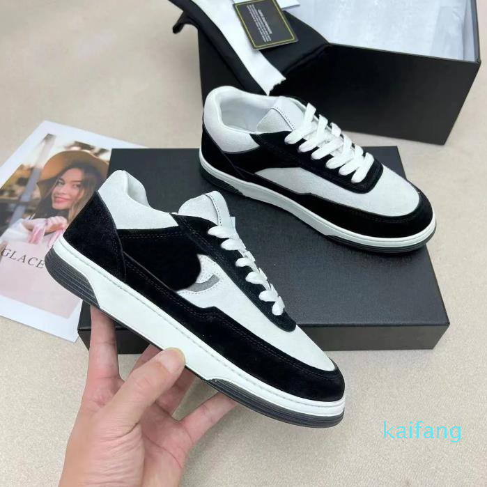 Designer Shoes Vintage Suede Sneakers Women Reflective Shoe Calfskin Flats Men Women Platform Outdoor Sneaker
Designer Shoes Vintage Suede Sneakers Women Reflective Shoe Calfskin Flats Men Women Platform Outdoor Sneaker