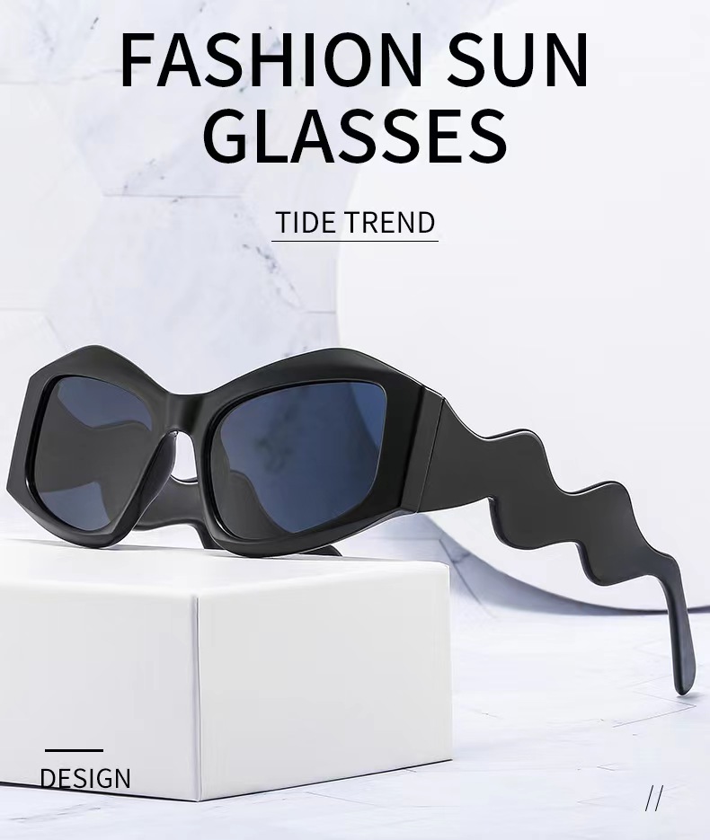 Outdoor cycling sunglasses Designer style goggles Fashion men's and women's sunglasses 7 colors optional
Outdoor cycling sunglasses Designer style goggles Fashion men's and women's sunglasses 7 colors optional