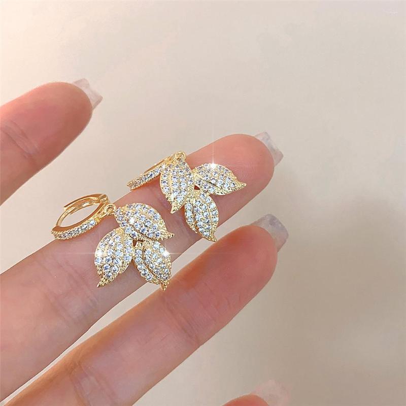 Hoop Earrings 2023 French Luxury Gold Leaf Delicate Elegant Zircon Plated 18k Gift Wedding Party Jewelry Wholesale
Hoop Earrings 2023 French Luxury Gold Leaf Delicate Elegant Zircon Plated 18k Gift Wedding Party Jewelry Wholesale