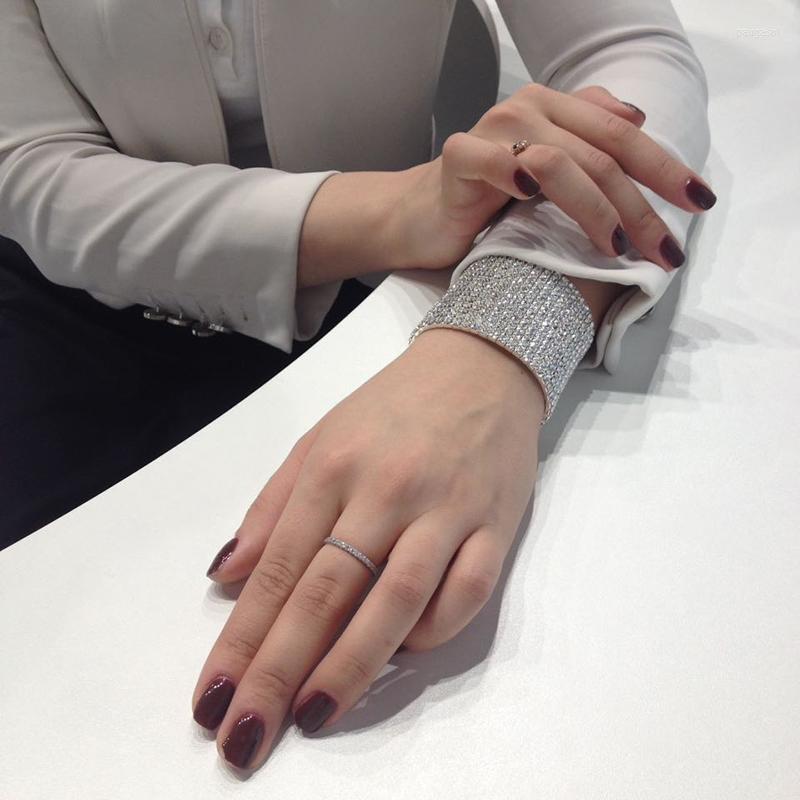 Strand 15 Rows Luxury Bridal Wedding Bangles Gold Color And Silver Plated Clear Crystal Rhinestone Stretch Bangle Bracelet For Women
Strand 15 Rows Luxury Bridal Wedding Bangles Gold Color And Silver Plated Clear Crystal Rhinestone Stretch Bangle Bracelet For Women