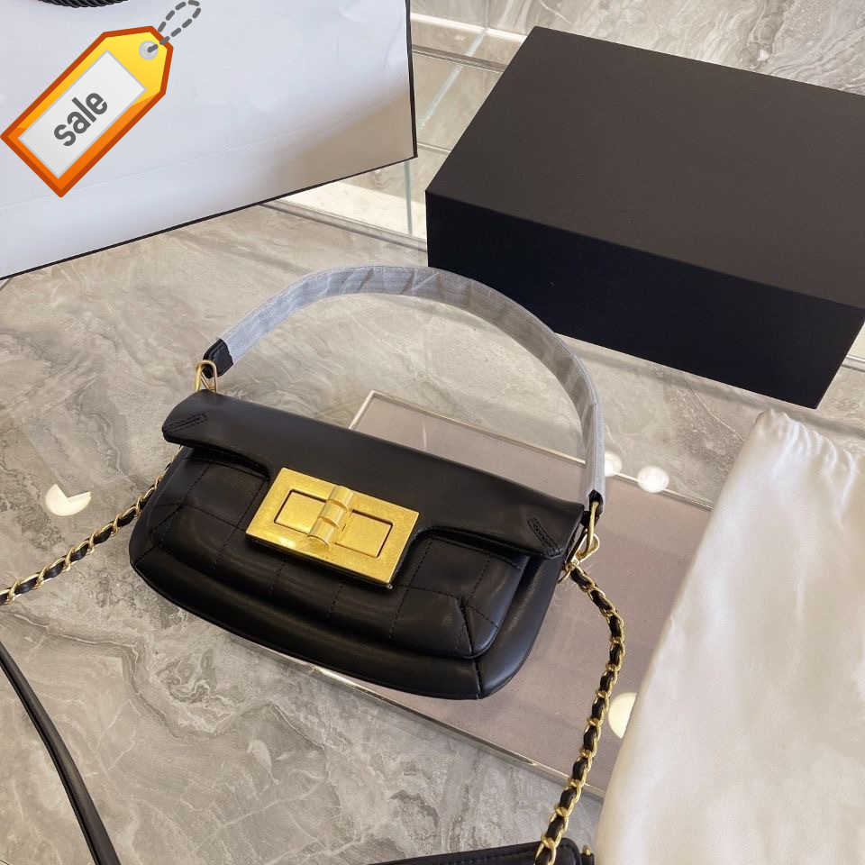Luxurys Brand Designer Handbag Shoulder Bags Crossbody Bag New Fashion Women's Generous Lock Armpit Wide Shoulders Strap Portable Envelope Bag Factory Direct Sales, Beige
Luxurys Brand Designer Handbag Shoulder Bags Crossbody Bag New Fashion Women's Generous Lock Armpit Wide Shoulders Strap Portable Envelope Bag Factory Direct Sales, Beige