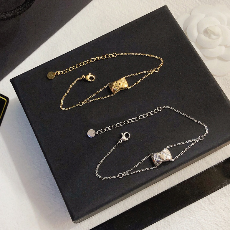 Chain Designer Bracelets for Women Stamp Luxury Chain Women Link Chain Stainless Steel Bracelet Blessing Card Chain Gift For Valentines Day Gift
Chain Designer Bracelets for Women Stamp Luxury Chain Women Link Chain Stainless Steel Bracelet Blessing Card Chain Gift For Valentines Day Gift