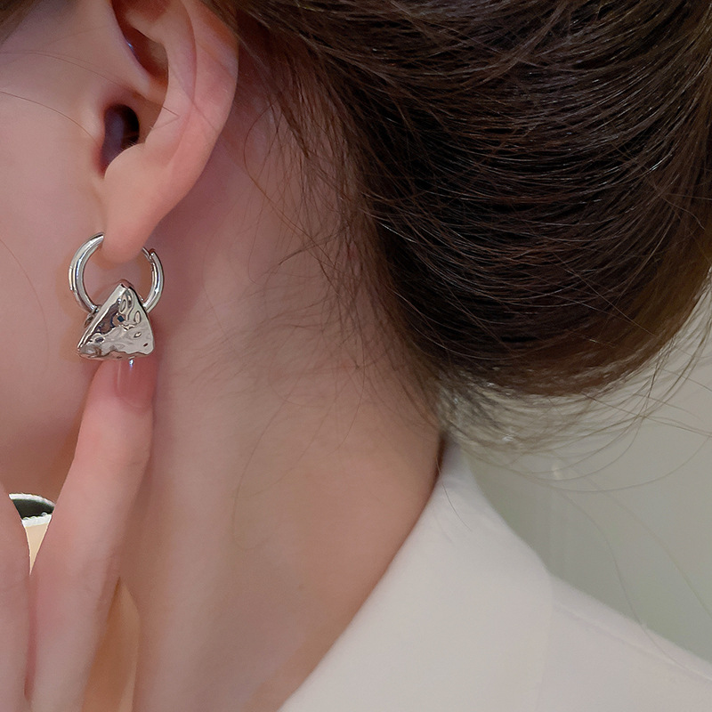 AFSHOR Charm Exquisite Cool Triangle Drop Ear Hoops for Women Geometric Silver Colour Metal Shape Earrings Fashion Party Jewelry Gifts
AFSHOR Charm Exquisite Cool Triangle Drop Ear Hoops for Women Geometric Silver Colour Metal Shape Earrings Fashion Party Jewelry Gifts