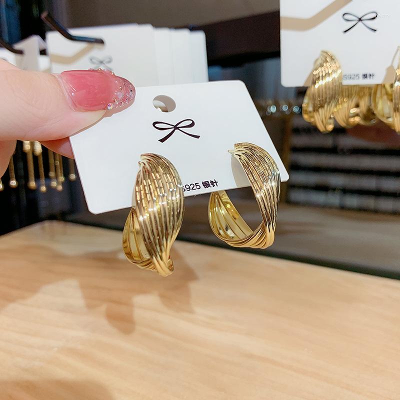 Stud Earrings 2023 Arrive 14K Real Gold Twisted Metal Temperament Simple And Fashionable Needle For Women
Stud Earrings 2023 Arrive 14K Real Gold Twisted Metal Temperament Simple And Fashionable Needle For Women
