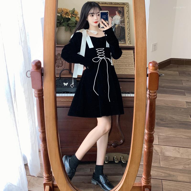 Casual Dresses Large Size Ladies' French Hepburn Wind Velvet Autumn Bind Temperament Minus Age Little Black Dress
Casual Dresses Large Size Ladies' French Hepburn Wind Velvet Autumn Bind Temperament Minus Age Little Black Dress