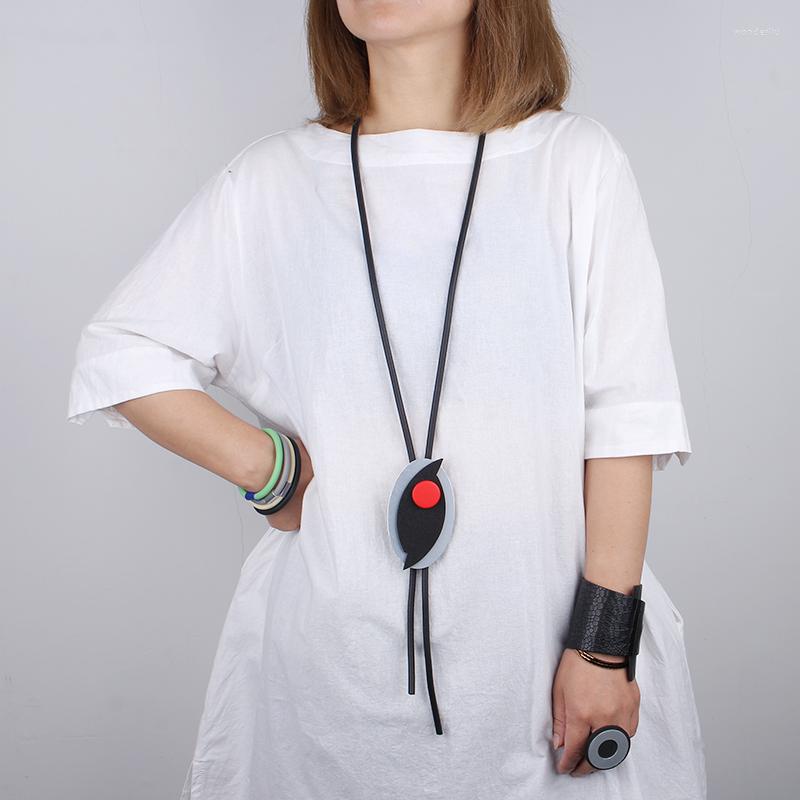 Pendant Necklaces JID Handmade Neck Long Chain Necklace Womens Punk Style Wood Bead Statement Wooden Jewelry Clothes Decoration
Pendant Necklaces JID Handmade Neck Long Chain Necklace Womens Punk Style Wood Bead Statement Wooden Jewelry Clothes Decoration