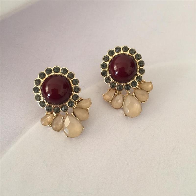 Stud Earrings Elegant Gold Color Plating Beige Stone Black Around Dark Red Statement For Women Casual Vintage Jewelry
Stud Earrings Elegant Gold Color Plating Beige Stone Black Around Dark Red Statement For Women Casual Vintage Jewelry