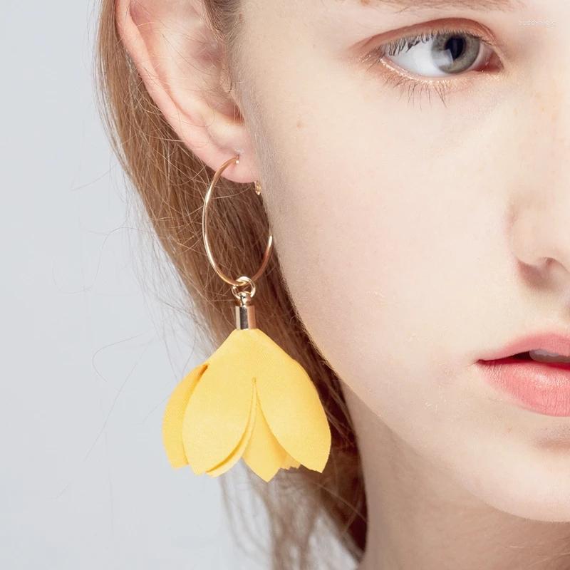 Dangle Earrings 2023 Elegant Lady Bohemian Flower Sweetheart Petals Alloy Hanging Charming Party Jewelry Accessories
Dangle Earrings 2023 Elegant Lady Bohemian Flower Sweetheart Petals Alloy Hanging Charming Party Jewelry Accessories