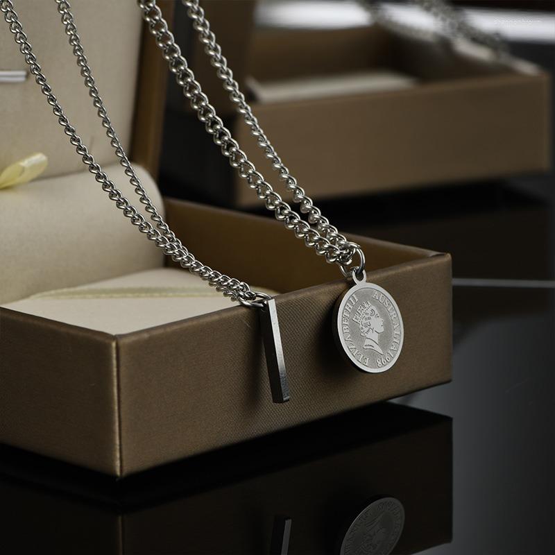 Pendant Necklaces 2023 European Fashion Double Layered Stainless Steel Necklace Queen Head Portrait Dollor Coin Round Beautiful
Pendant Necklaces 2023 European Fashion Double Layered Stainless Steel Necklace Queen Head Portrait Dollor Coin Round Beautiful