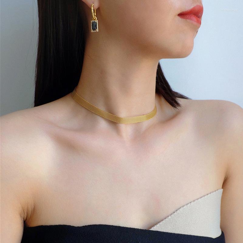 Chains European And American Simple Hollow Wide Metal Necklace Female Choker Neck Chain Lock Bone Ins Tide Titanium Steel
Chains European And American Simple Hollow Wide Metal Necklace Female Choker Neck Chain Lock Bone Ins Tide Titanium Steel