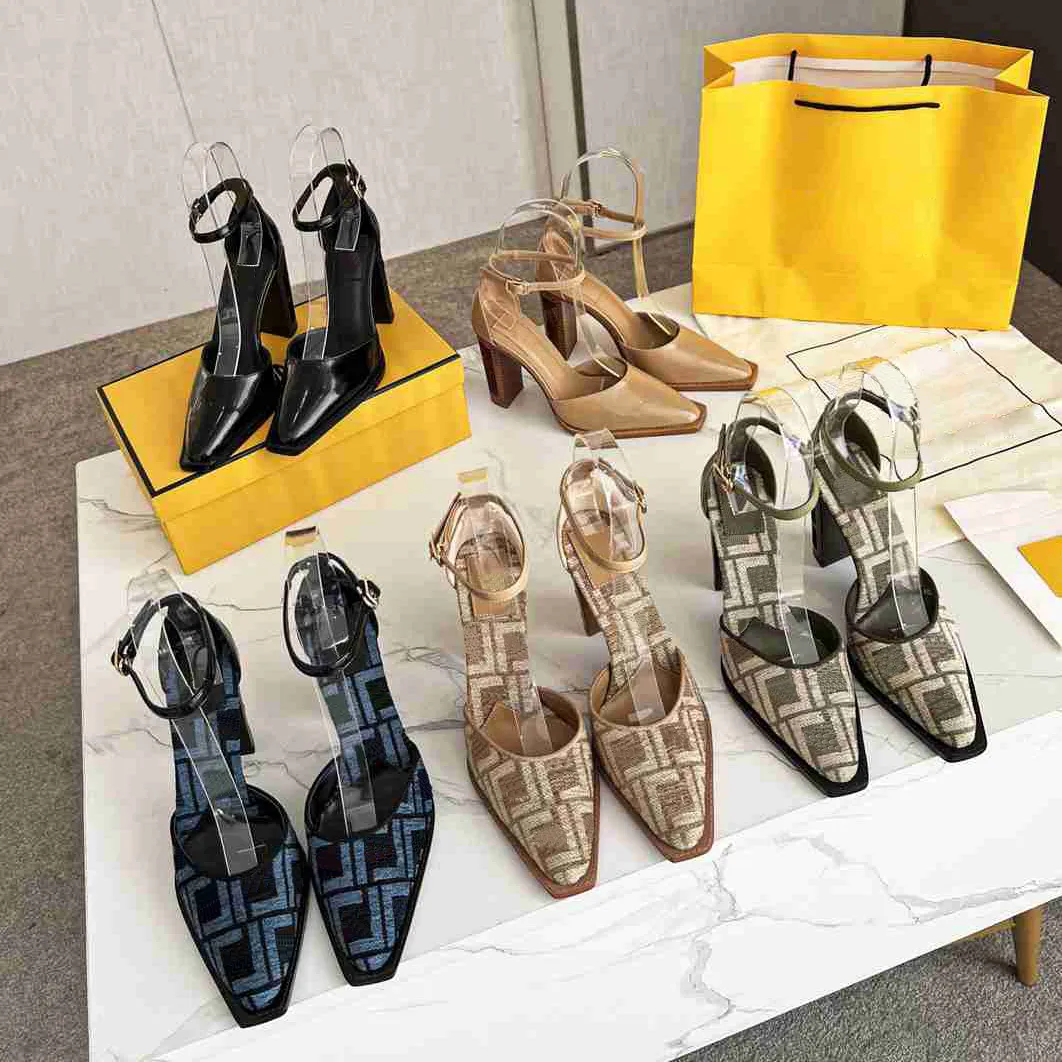 Printed high heel sandals Women pointed toe semi-circular heel Ankle buckle commuter high heels elegant all-match black nude print with shoebox
Printed high heel sandals Women pointed toe semi-circular heel Ankle buckle commuter high heels elegant all-match black nude print with shoebox