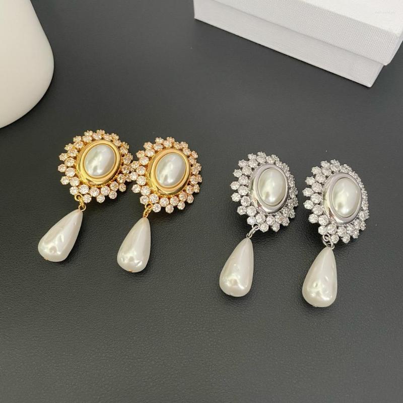 Backs Earrings Sun Flower Ear Clip European And American Style Light Luxury Retro
Backs Earrings Sun Flower Ear Clip European And American Style Light Luxury Retro