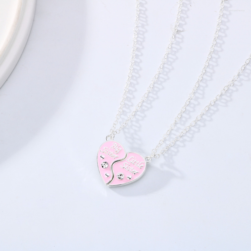 Pendant Necklaces 2PCS/Set Sisters Necklace For Women Broken Heart Jewelry Chain Choker Family Couple Unique Friend Gifts 
Pendant Necklaces 2PCS/Set Sisters Necklace For Women Broken Heart Jewelry Chain Choker Family Couple Unique Friend Gifts