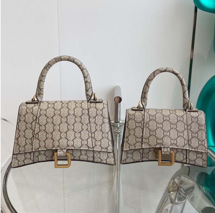 Designer bags Shoulder bag handbag women's Fashion bagg Cross Body Half Moon 2 G Luxuries Genuine Leather Classic Retro wallets handle square Purse, 15
Designer bags Shoulder bag handbag women's Fashion bagg Cross Body Half Moon 2 G Luxuries Genuine Leather Classic Retro wallets handle square Purse, 15