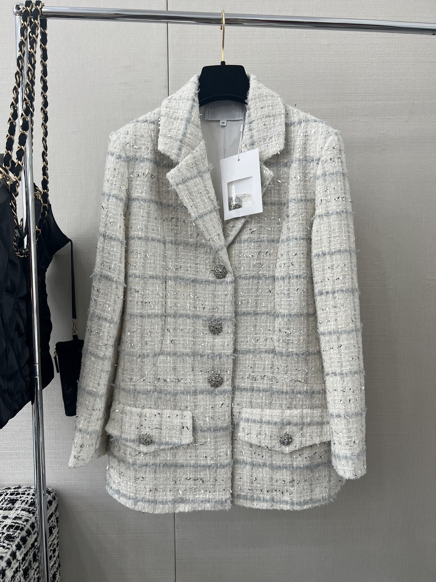 Chan New 2023 spring Women's brand jacket OOTD Fashion top-grade autumn winter Chains CCCC LOGO tweed coat Leisure Spring Coats cardigan birthday Christmas Day Gift, Picture color
Chan New 2023 spring Women's brand jacket OOTD Fashion top-grade autumn winter Chains CCCC LOGO tweed coat Leisure Spring Coats cardigan birthday Christmas Day Gift, Picture color