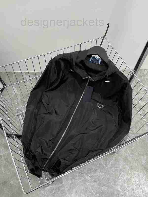 Men's Jackets Designer 2023 mens jackets brand fashion street classic Lapel jacket Light sunscreen Super sense of scien technology Metal inverted triangle MF56, White
Men's Jackets Designer 2023 mens jackets brand fashion street classic Lapel jacket Light sunscreen Super sense of scien technology Metal inverted triangle MF56, White