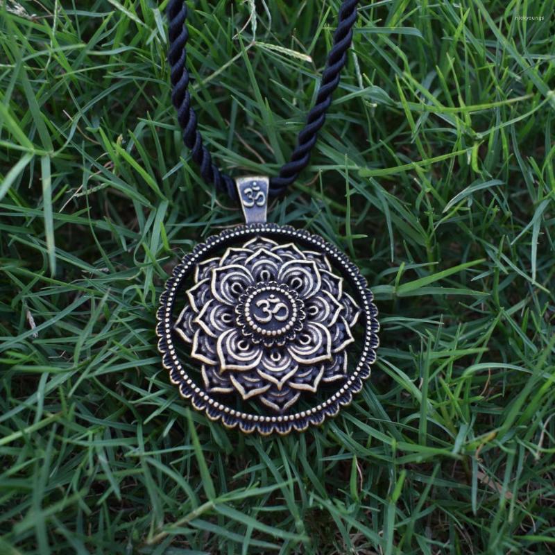 Chains SanLan Flower Pendant Prosperity Mandala Talisman Wealth & Good Luck Necklace Men Gift
Chains SanLan Flower Pendant Prosperity Mandala Talisman Wealth & Good Luck Necklace Men Gift