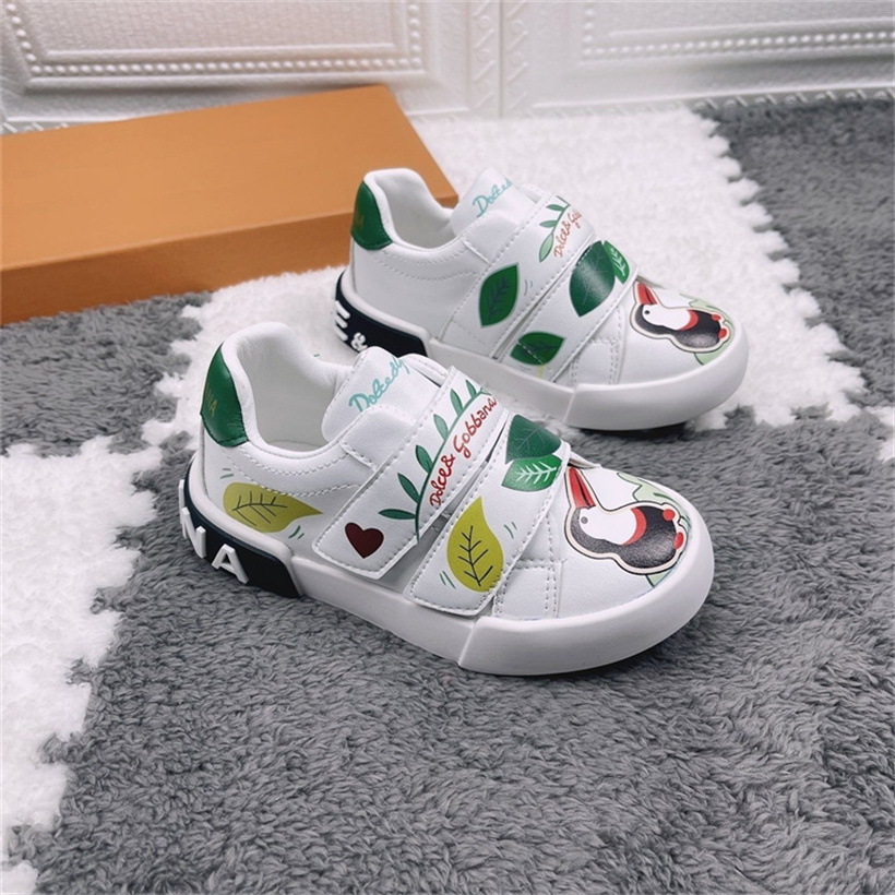Luxury baby shoes Children's designer shoes sports breathable outdoor sneakers men and women young and old Euro size 26-35 Euro size a31
Luxury baby shoes Children's designer shoes sports breathable outdoor sneakers men and women young and old Euro size 26-35 Euro size a31