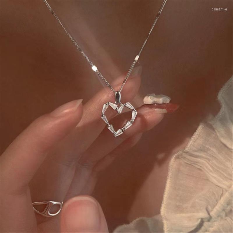 Chains Silver Color Zircon Shiny Love Heart Pendant Necklace For Women Girl Simple Classic Clavicle Chain Jewelry Valentine's Day Gift
Chains Silver Color Zircon Shiny Love Heart Pendant Necklace For Women Girl Simple Classic Clavicle Chain Jewelry Valentine's Day Gift