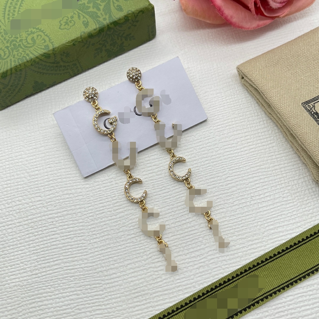 Luxury Gold Stud Earrings Designer For Women Hoop Earrings Stud Letter Earrings Jewelry With Box Set Valentine Day Gift Engagement GE-0104
Luxury Gold Stud Earrings Designer For Women Hoop Earrings Stud Letter Earrings Jewelry With Box Set Valentine Day Gift Engagement GE-0104
