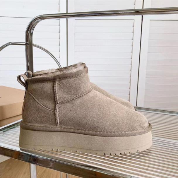 2023 Women Classic Mini Platform Boot Ultra Matte Fur Snow Boots Suede Wool Blend Comfort Winter Designer Ankle Booties Size 35-42, Black
2023 Women Classic Mini Platform Boot Ultra Matte Fur Snow Boots Suede Wool Blend Comfort Winter Designer Ankle Booties Size 35-42, Black