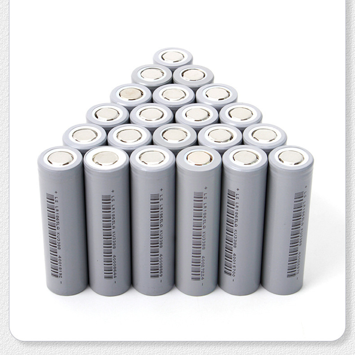 50/100PCS High quality 3.7V 2000mAh Power battery 10A Discharge18650 battery vtc5 lithium ion rechargeable battery, used for flashlight, mobile power supply, etc.
50/100PCS High quality 3.7V 2000mAh Power battery 10A Discharge18650 battery vtc5 lithium ion rechargeable battery, used for flashlight, mobile power supply, etc.