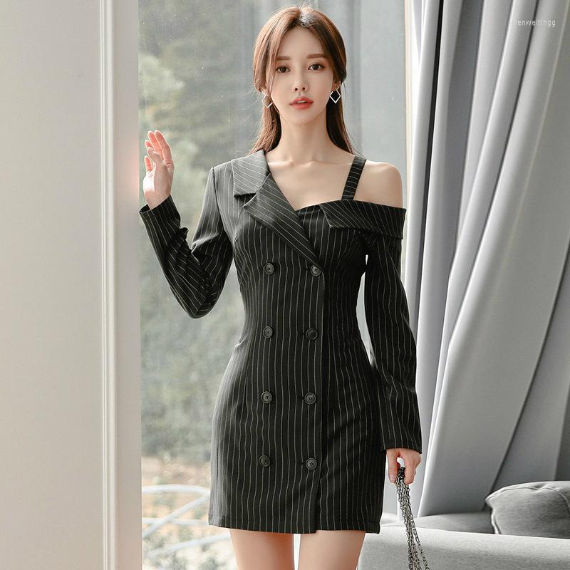 Casual Dresses Brand Designer Runway Dress 2023 Off-shoulder Print Strip Korean Fall Women Black Winter Plus Size Vestiti Donna
Casual Dresses Brand Designer Runway Dress 2023 Off-shoulder Print Strip Korean Fall Women Black Winter Plus Size Vestiti Donna