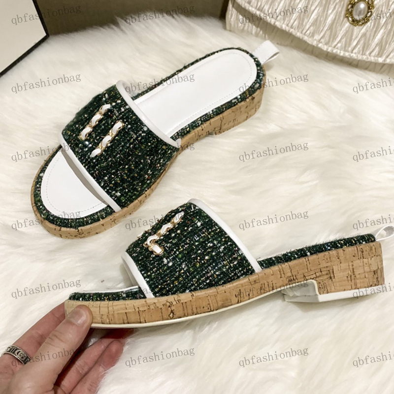 Classic Woolen Woven Womens Shoes Slippers Flat Sandals Alphabet Pattern Outdoor Street Skateboarding Shoes Luxury Brand Non-slip Rubber Soled Wooden Designer, Box
Classic Woolen Woven Womens Shoes Slippers Flat Sandals Alphabet Pattern Outdoor Street Skateboarding Shoes Luxury Brand Non-slip Rubber Soled Wooden Designer, Box