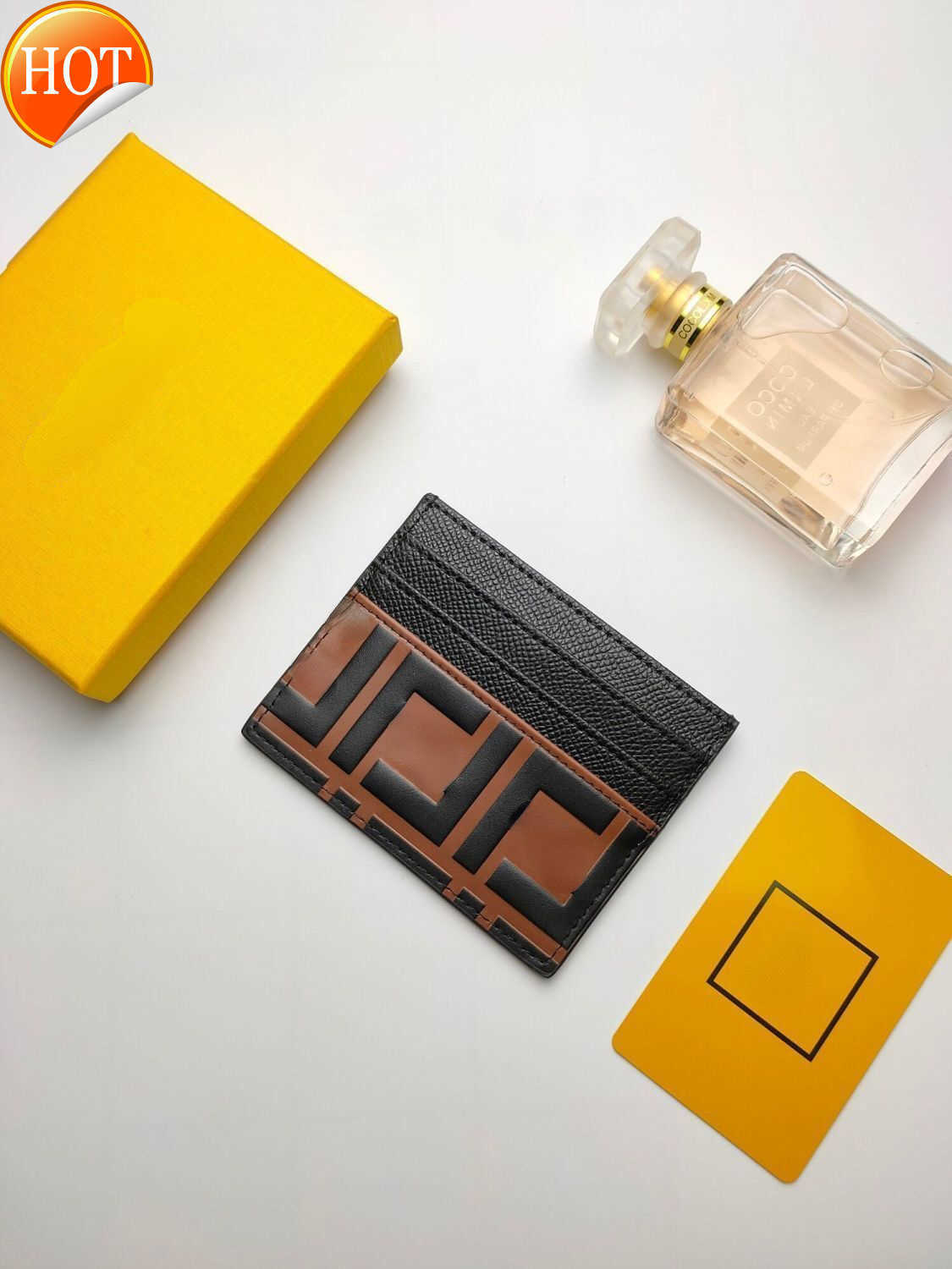 Luxury Brand Designer Change Purse Card pack Handbag Portable piece High Face Value Letter Calfskin Wholesale Zero Wallet Certificate Storage Factory Direct Sale, Gift box packing
Luxury Brand Designer Change Purse Card pack Handbag Portable piece High Face Value Letter Calfskin Wholesale Zero Wallet Certificate Storage Factory Direct Sale, Gift box packing