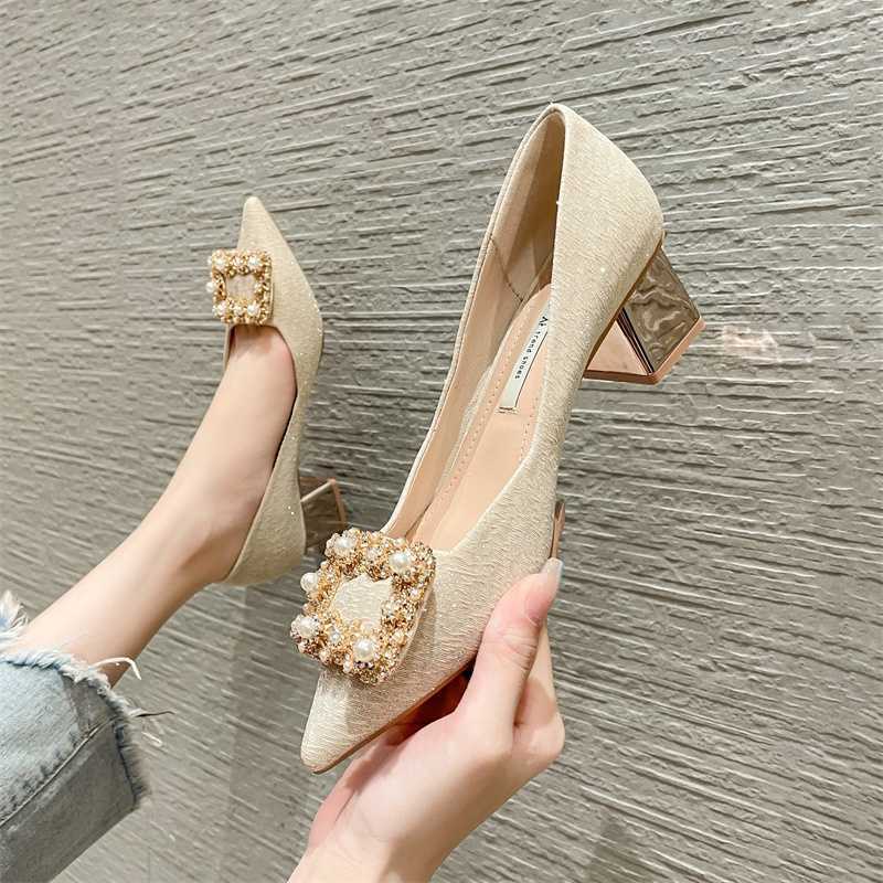 Dress Shoes Pumps 2022 New Pearl Diamond Buckle Pointed Toe Fashion High Heels Summer Designer Shoes Wedding Party Luxury Brand Woman Shoe AA230316, Black
Dress Shoes Pumps 2022 New Pearl Diamond Buckle Pointed Toe Fashion High Heels Summer Designer Shoes Wedding Party Luxury Brand Woman Shoe AA230316, Black