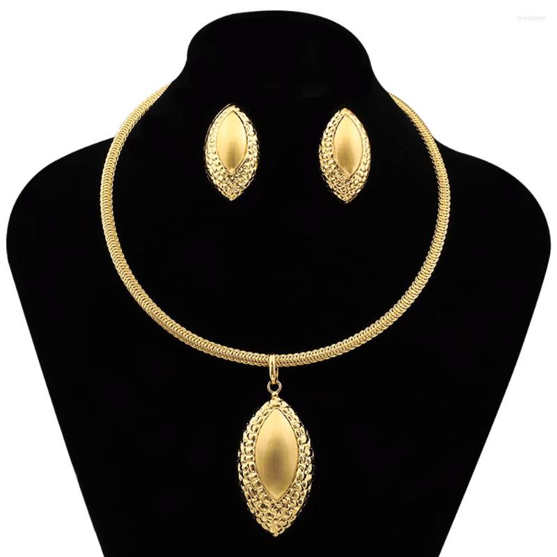 Necklace Earrings Set Dubai Gold Color Teardrop Pendant Earring Jewelry For African Nigerian Brazilian Women Wedding Party Gifts, Picture shown
Necklace Earrings Set Dubai Gold Color Teardrop Pendant Earring Jewelry For African Nigerian Brazilian Women Wedding Party Gifts, Picture shown