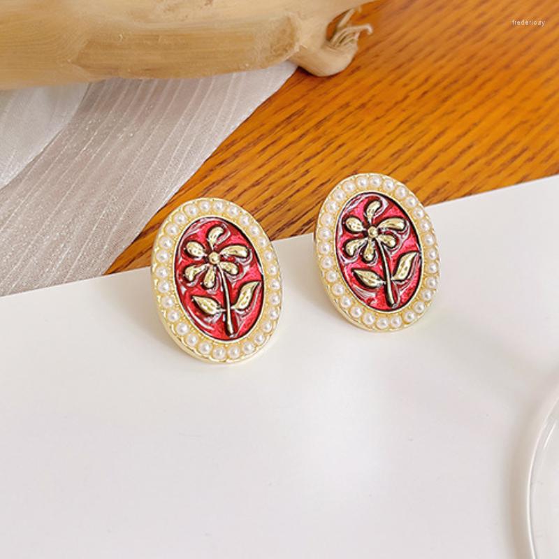 Stud Earrings U-Magical Exquisite Carving Red Rose Flower Metal For Women Sweet Imitation Pearl Ellipse Gold Earings Jewelry
Stud Earrings U-Magical Exquisite Carving Red Rose Flower Metal For Women Sweet Imitation Pearl Ellipse Gold Earings Jewelry