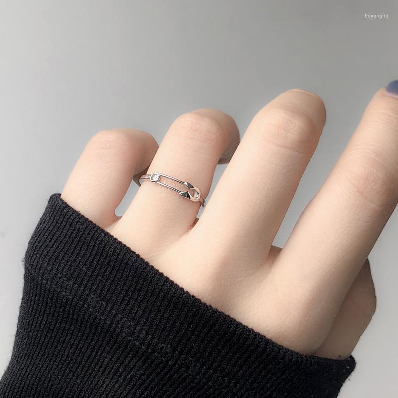 Wedding Rings KISSLOVE Creative Style Silver Pin Ring Paper Clip Shape Adjustable For Women Fashion Jewelry
Wedding Rings KISSLOVE Creative Style Silver Pin Ring Paper Clip Shape Adjustable For Women Fashion Jewelry