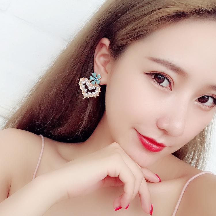 Dangle Earrings SHIFEEL 2023 Fashion Fresh Sweet Flowers Hollow Pearl Love Heart Simple Wild Pendientes For Women Jewelry
Dangle Earrings SHIFEEL 2023 Fashion Fresh Sweet Flowers Hollow Pearl Love Heart Simple Wild Pendientes For Women Jewelry